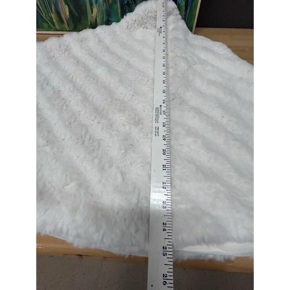 White Plush Faux Fur Christmas Tree Skirt 50